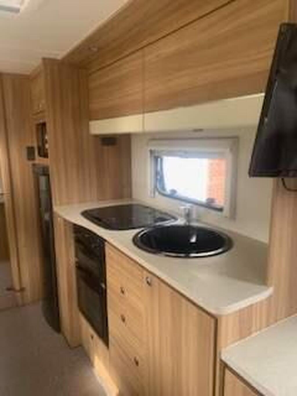 1e6254ba6f7e4abfb98d30e77ea56669