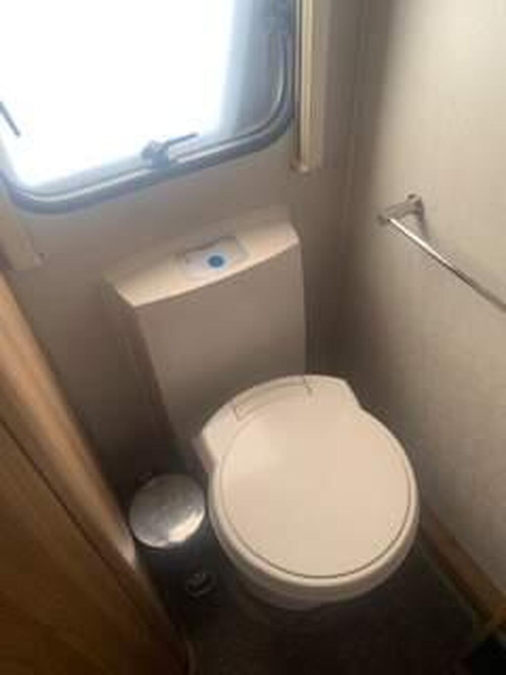 738749eeb9eb49e4831ffd9c5b58cc63