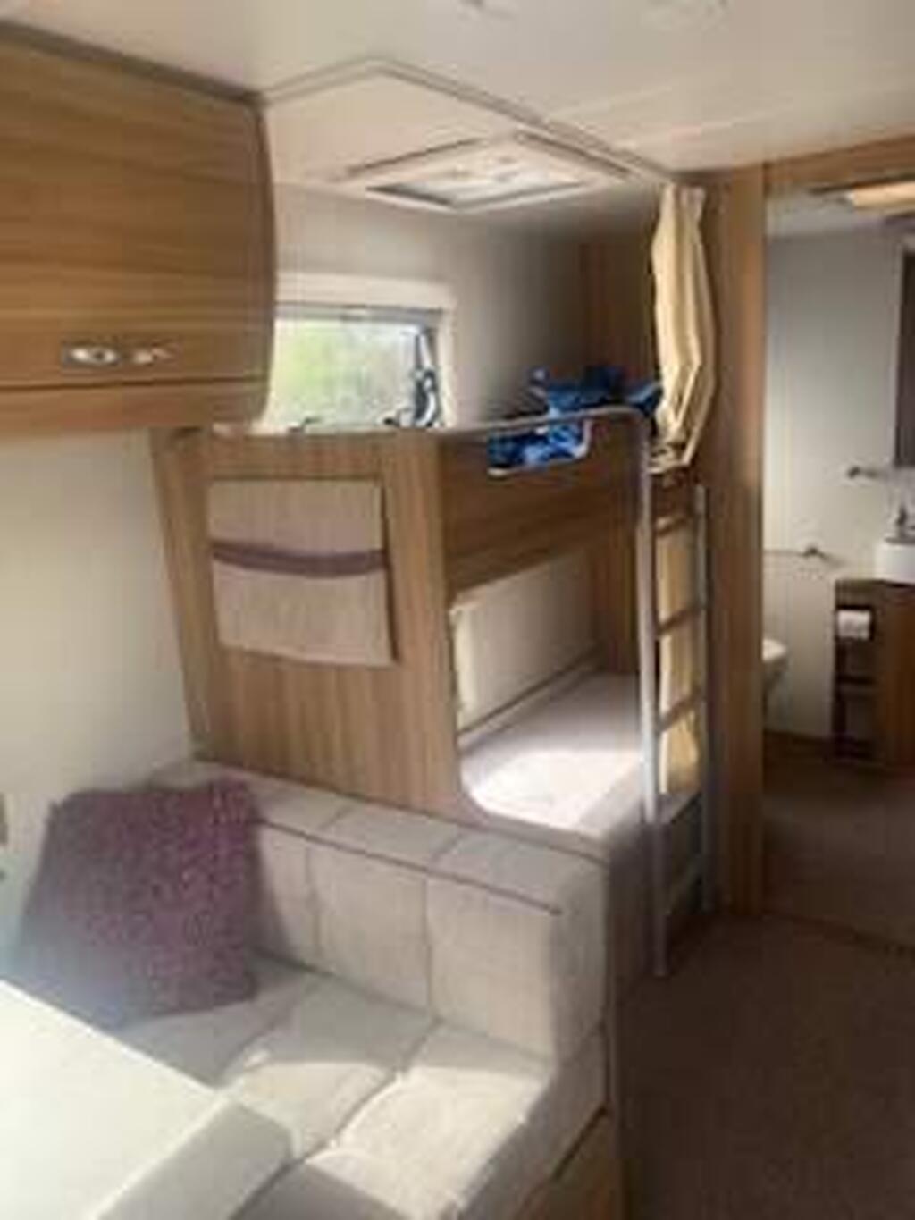 a54705fda5404fd2bb3bc6856ca52612