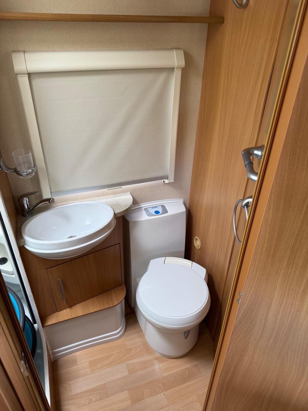 db6894dc05dc42dc96f9cd74928ee644