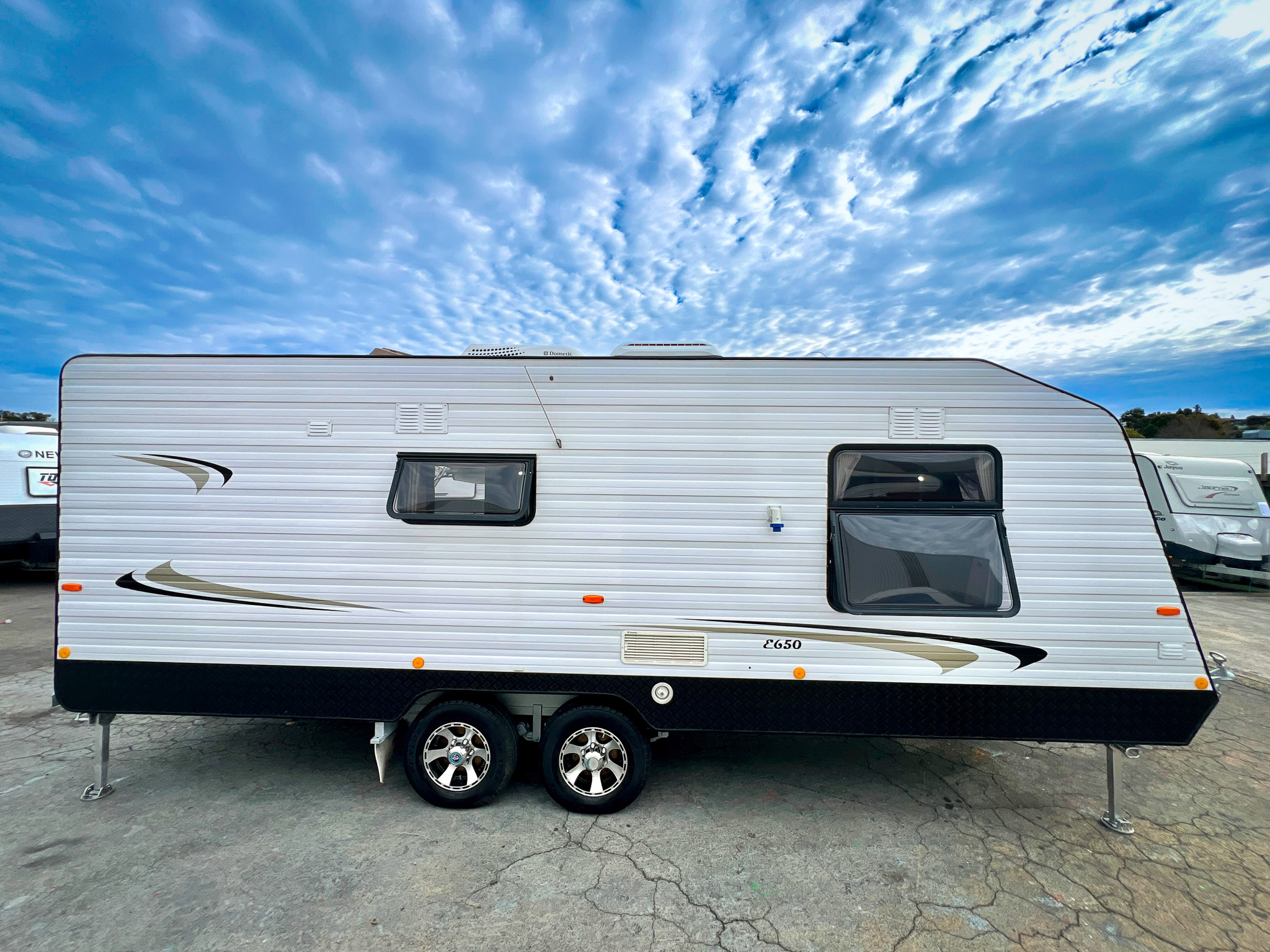 2012-concept-benson-650-04-exterior-side-profile