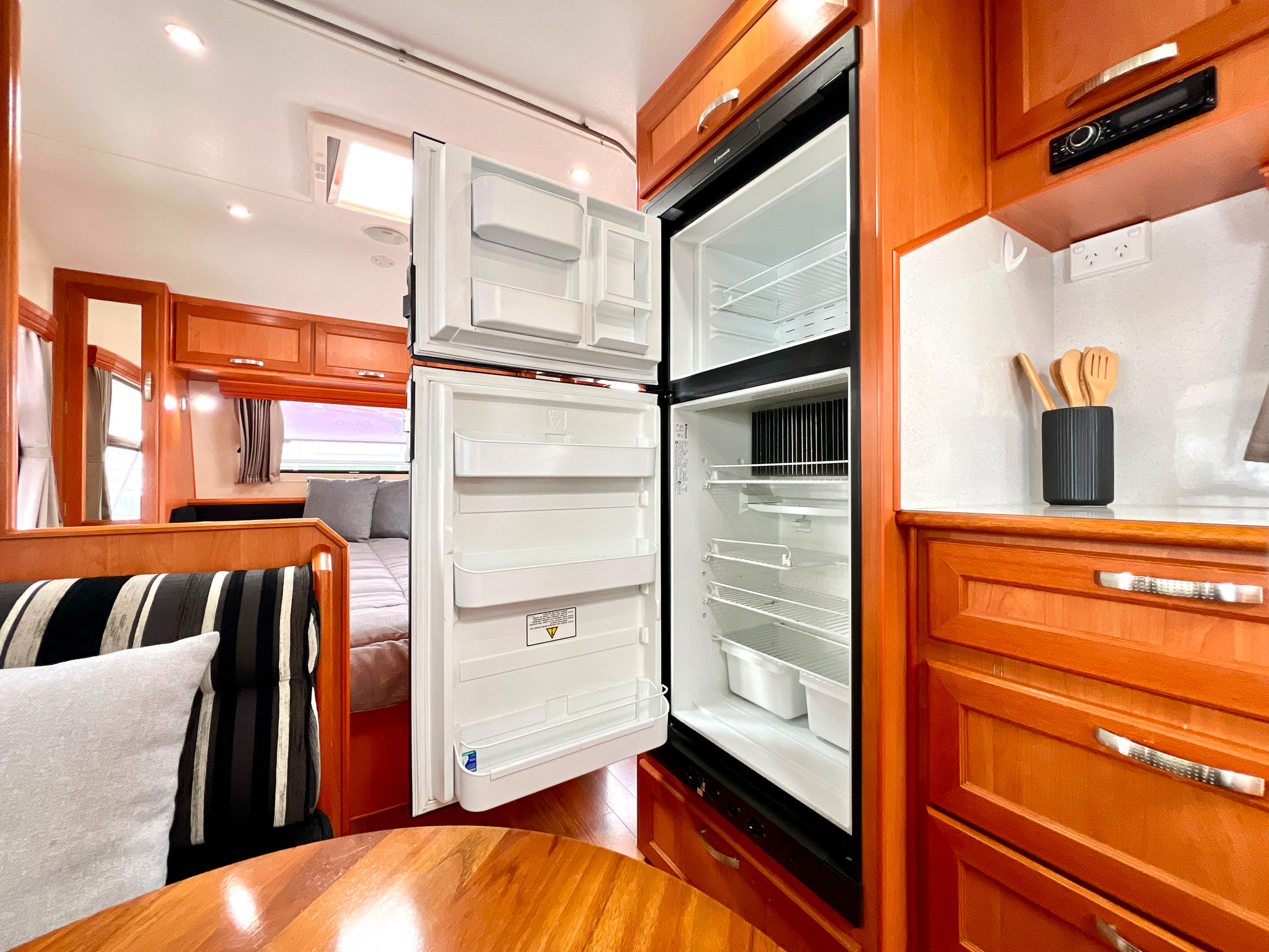 2012-concept-benson-650-11-fridge-freezer