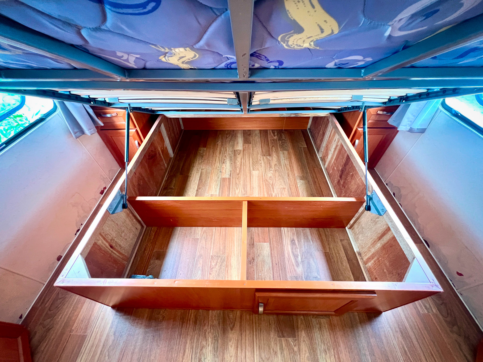 2012-concept-benson-650-12-under-bed-storage